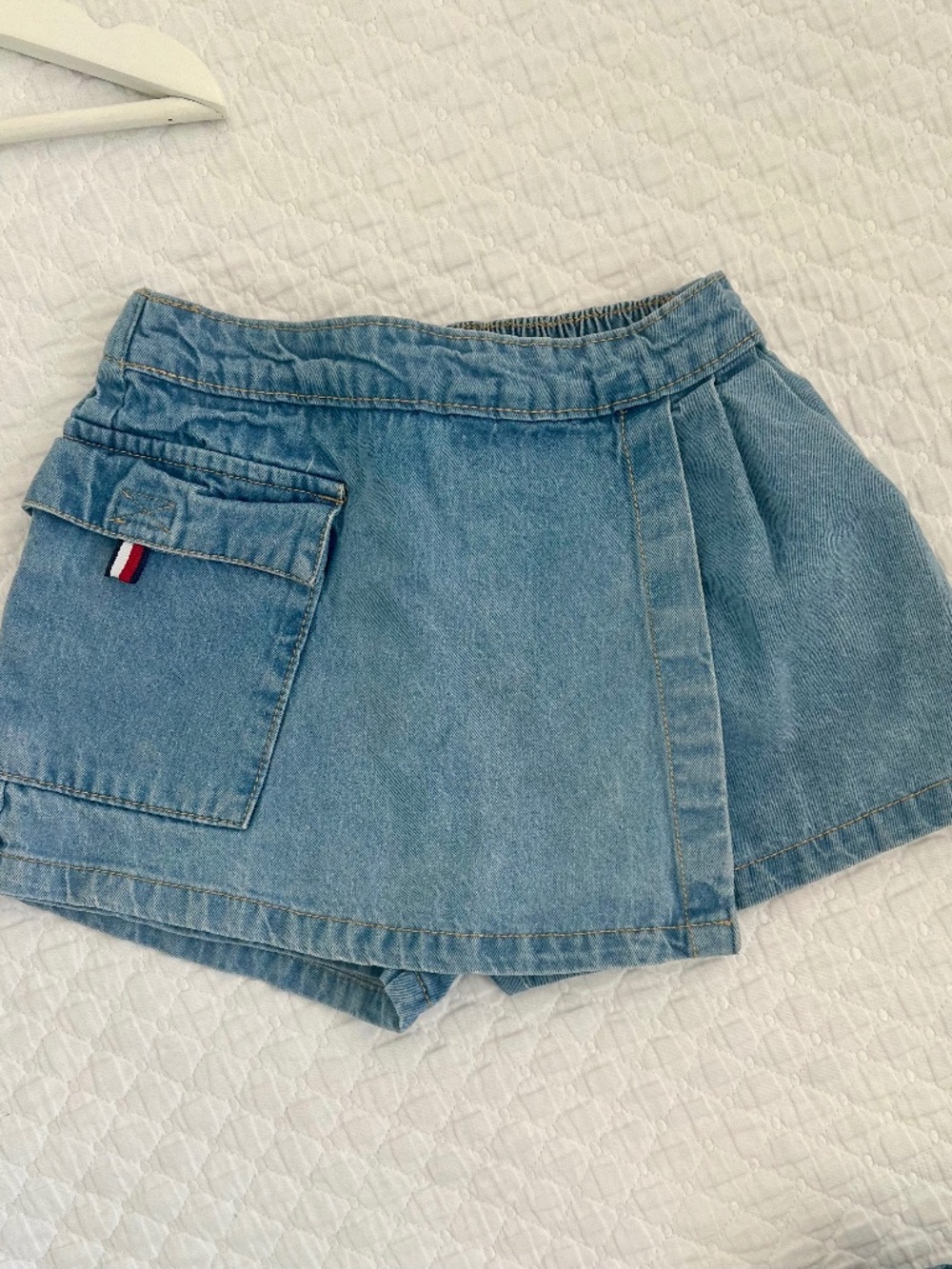 Tommy Hilfiger girls Short Size 6 Navy Pleated skirt / shorts scooter jeans